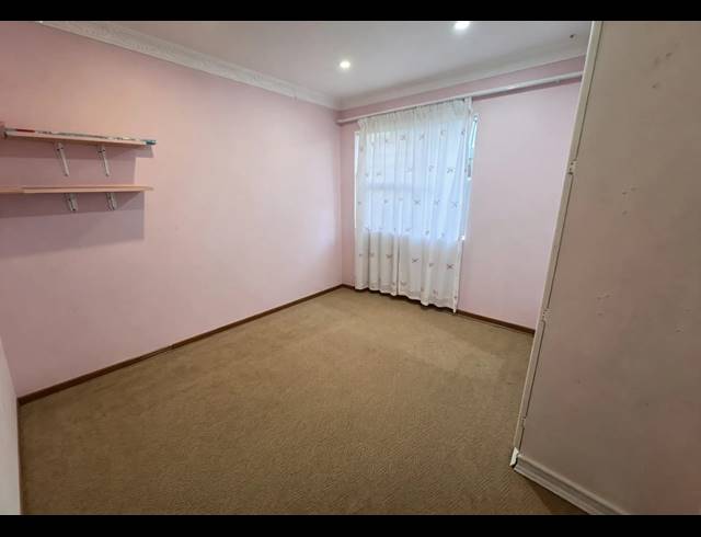 3 BEDROOM TOWNHOUSE FOR SALE IN VANDERBIJLPARK SE 3